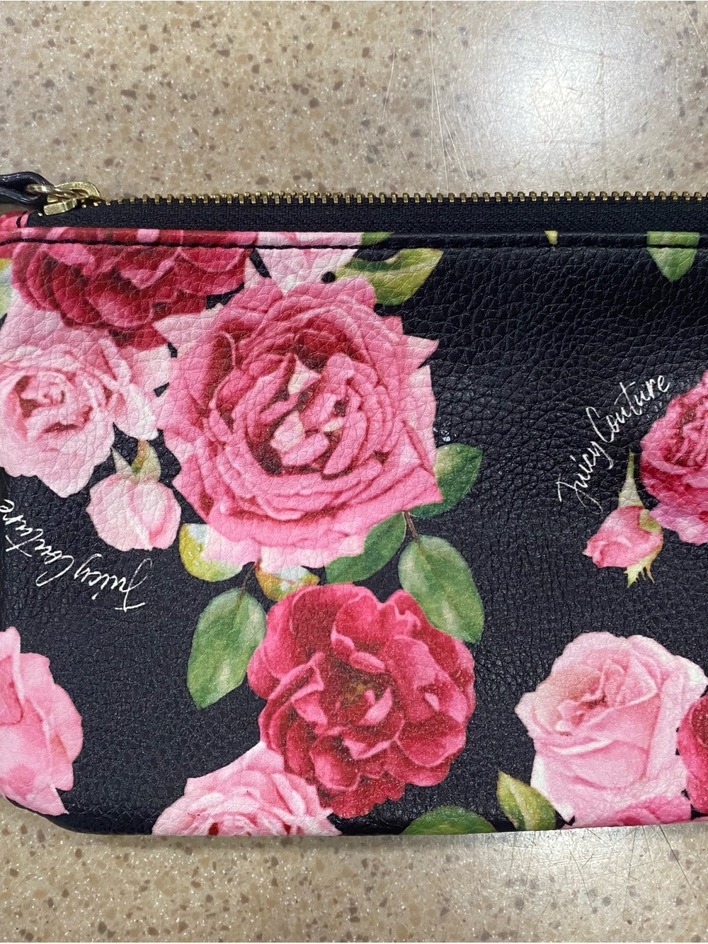 Pouch juicy couture Los Angeles California